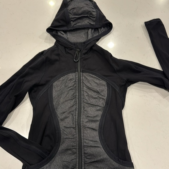 Fitted lululemon zip up 4 - Picture 2 of 4